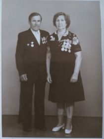 Суворов Николай Степанович и Петрова (Суворова) Татьяна Яковлевна вместе с 14 октября 1945 года