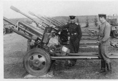 Первый послевоенный парк. Германия. Орудия ЗИС-3 1432 ЛАП