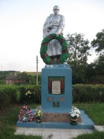 Памятник братской могилы в с.Рубежное