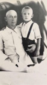 С сынов Володей, 18 августа 1957.г.