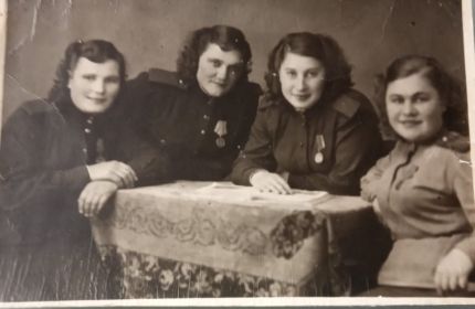 Ольга Николаевна со своими боевыми подругами