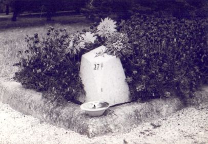 Братская могила в Варшаве