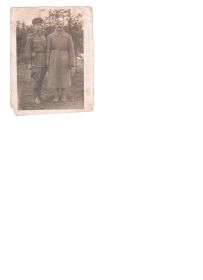 Мой дедушка (справа)