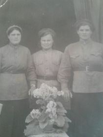 1944 год, с подругами