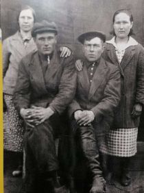 С женой Саплиной