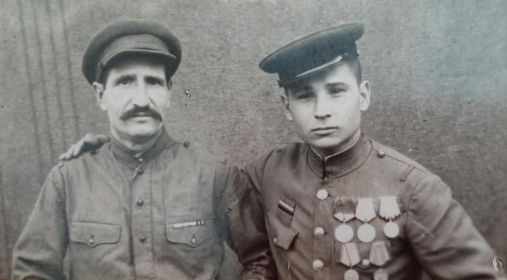 Фото с сыном во время войны