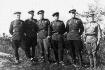 Август 1943 года. Брянский фронт. Однополчане. Г.Ф. Фарштейн слева