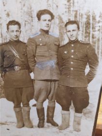 Фотография с фронта. На фото майор Козятиинов, майор Мищенко, капитан Гусев 30 марта 1944