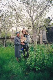 Моя прабабушка - Надежда Егоровна Чиркина (Раханова) и мама - Ольга Владимировна Темнохудова.