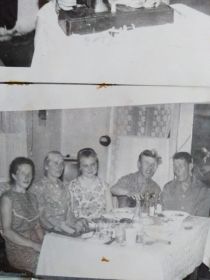 Прадед с женой , дочкой , ее мужем и племянницей