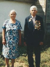 Дедушка Федя и бабушка Вера ( труженик тыла)