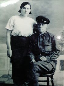 Колесников Михаил Сергеевич с женой Гандуровой Еленой Михайловной.