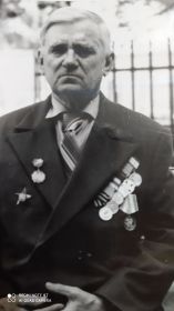 Дедушка после парада Победы в 1988г.