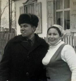 Сын Владимир и дочь Мария - дети Татьяны Ефимовны и Кузьмы Ильича.
