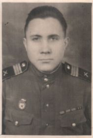фронтовик Макаров Леонид Фёдорович при демобилизации в апреле 1947г. , г.Каунас, Латвия