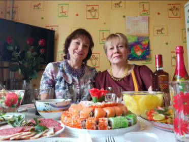 30.09.2018 Две сестры. Две двоюродные внучки Михаила. Гайдукова Надежда Борис. (слева) и Масленникова Тамара Борис. Это  внучки Гращенковой (урожд.Хрисанковой)...