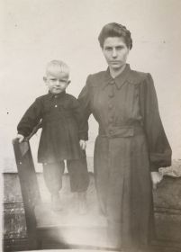 1950 г. С сыном Михаилом