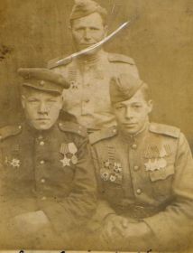 1945 год Николай и однополчанами