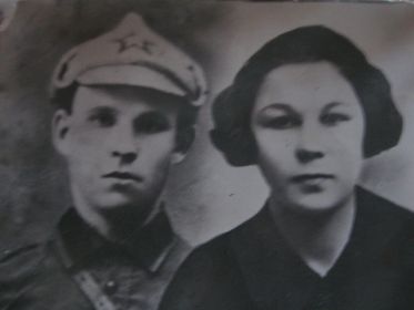 На фото с супругой Смирной Прасковьей Ивановной