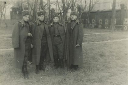 1949_Кашичкин И.С. (слева третий)