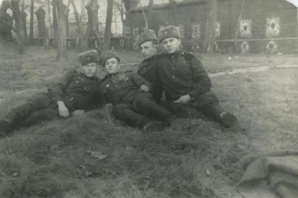 1949_Польша_Оппельн_Кашичкин И.С.(в центре)_танксты