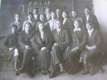 c.Шуньга-окончание школы, Сергей в правом верхнем углу