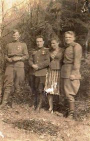 г. Гумбиннен, Восточная Пруссия 2 мая 1945 года. Виктор Исаакович крайний слева.
