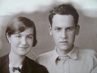Николай Мажаров со своей невестой