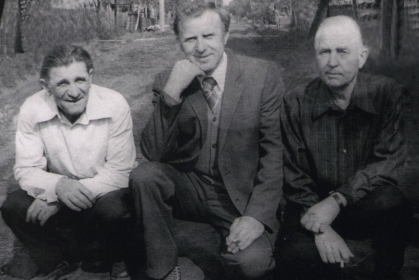 Николай павлович с братом Виктором(в центре) и другом Иваном(слева)