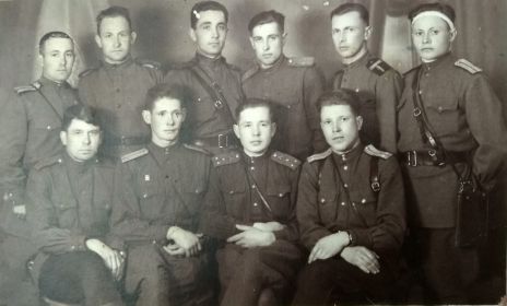 Май 1945 года г.Лодзь, Польша (Верхний ряд, второй справа)
