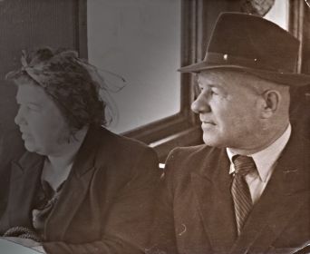 Сенников Сергей Петрович с женой Сенниковой (Головнёвой) Александрой Фёдоровной