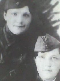 Бабушка Ання и её боевая подруга Зима1943г. Ленинградский фронт.
