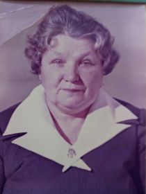 Сударева А. П. перед уходом на песию (1985 г.).