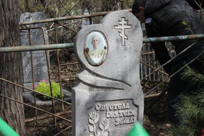 фото с могильной плиты Жичкина Макара Васильевича.