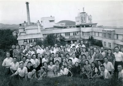 КНР, 1954 г. на заднем фоне видны портреты глав государств-Г.М. Маленкова  и Мао