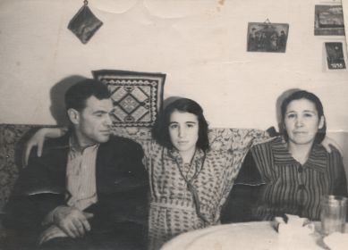 Николай с женой Евдокией и дочерью Галиной