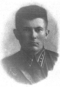Июнь 1941 г. Полковой начальник связи  Брянского В.О. лейтенант Л.С. Мишаков