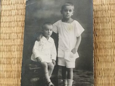 Детское  фото с братом