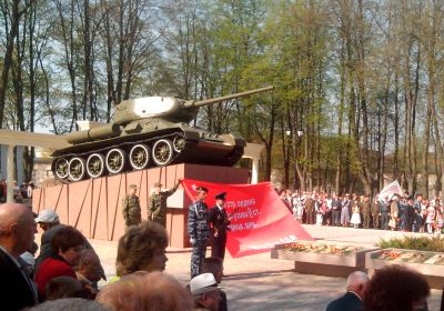 Вид на танк Т-34. г. Советск, Калининградская область. 2012 год.