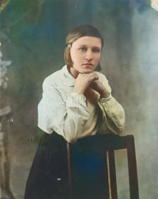 Валентина Петровна - ученица школы г. Волхов (1939 г.)