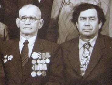 Мой прадедушка Крехов Данил Прокофьевич и его брат Иван. Омск 1986г