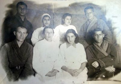 Общая фотография из госпиталя, март 1944 год г.Баку