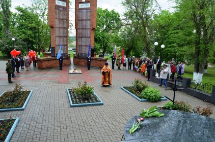 митинг памяти  воинам, захороненных в братской могиле № 162