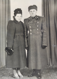 Павленко (фамилия по второму мужу) Клавдия Леонтьевна и Павленко Владимир Нифонтонович. 1950-е гг.