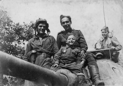 Сын Полка 17 гв.танковой бригады. Фото 1944 года из архива Пономарёва.