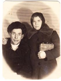 1948 год. С женой Верой.