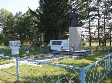 Памятник воинам, погибшим в Великой Отечественной войне в селе Киреевск Кожевниковского района Томской области