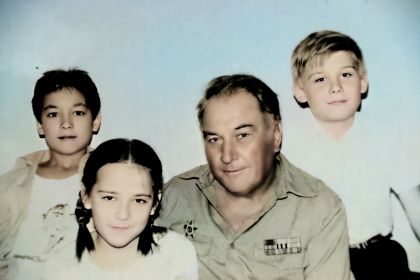 Алиференко Андрей с внуками.
