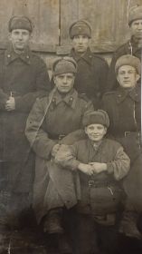 Фото 1943г.или позже.В/ч 26 артд РГК. П/п 37607. Пинчук Иван Иванович, 1909г.р.,сидит слева.