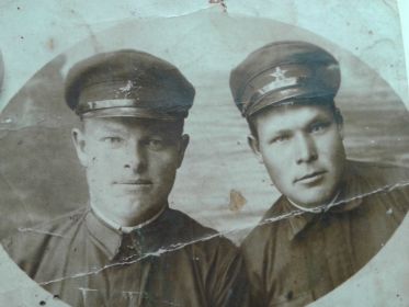 Фото военных лет_1941-1942 гг. На фото Демишев К.Ф. справа.